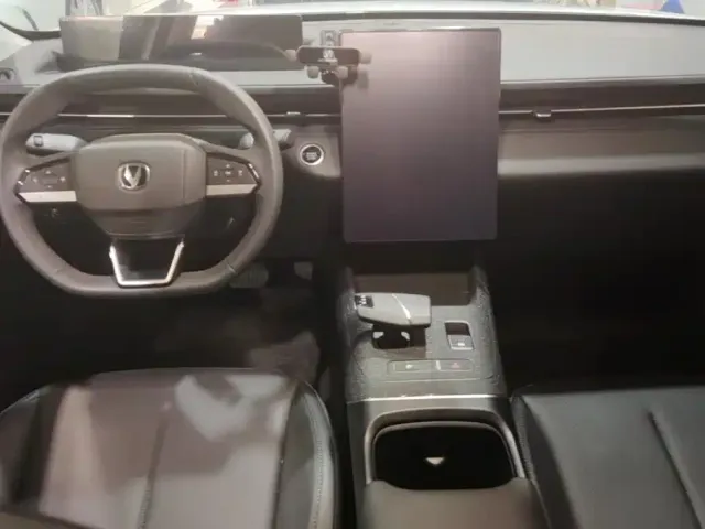 Changan Eado — Фото автомобиля 12