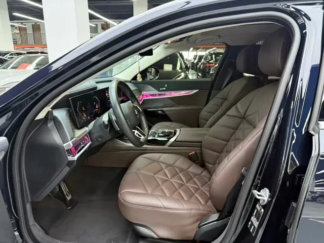 BMW 7 Series — Фото автомобиля 4