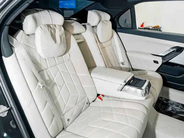 BMW i7 — Фото автомобиля 25