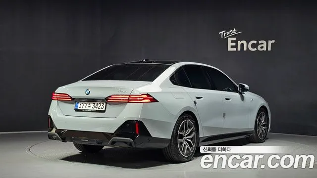 BMW 5 Series G60 — Фото автомобиля 2