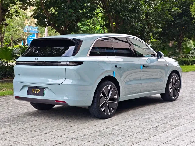Li Auto L6 — Фото автомобиля 11