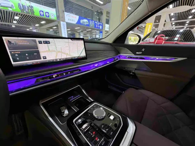 BMW 7 Series — Фото автомобиля 11