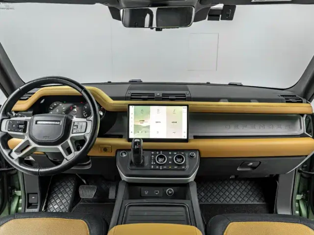 Land Rover Defender — Фото автомобиля 26