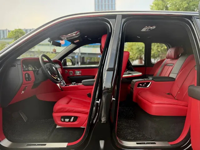 Rolls-Royce Cullinan — Фото автомобиля 24
