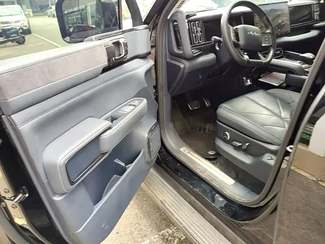 BYD FangChengBao Leopard 5 — Фото автомобиля 15