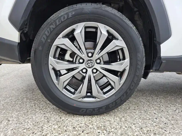 Toyota RAV4 — Фото автомобиля 6