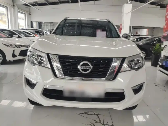 Nissan Terra — Фото автомобиля 2