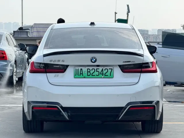 BMW i3 — Фото автомобиля 13