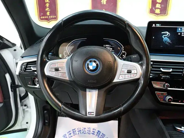 BMW 5 Series — Фото автомобиля 16
