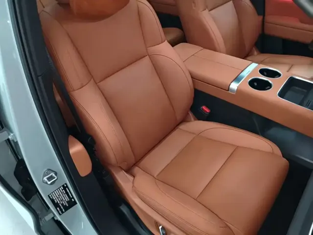 Li Auto L6 — Фото автомобиля 24