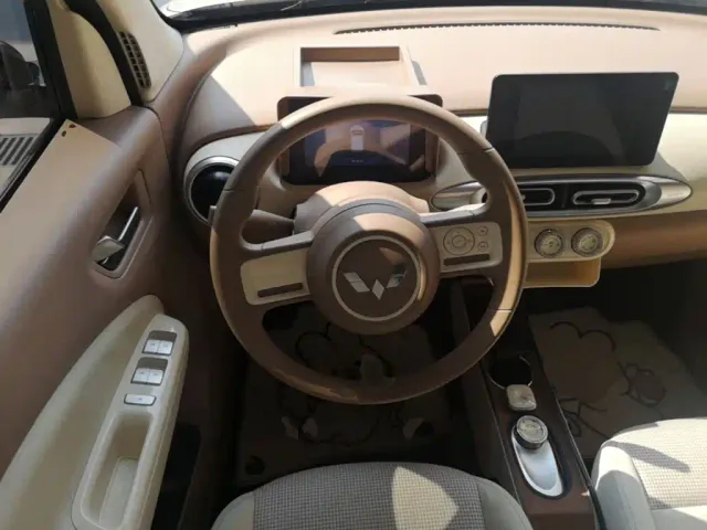 Wuling Hongguang Mini EV — Фото автомобиля 10
