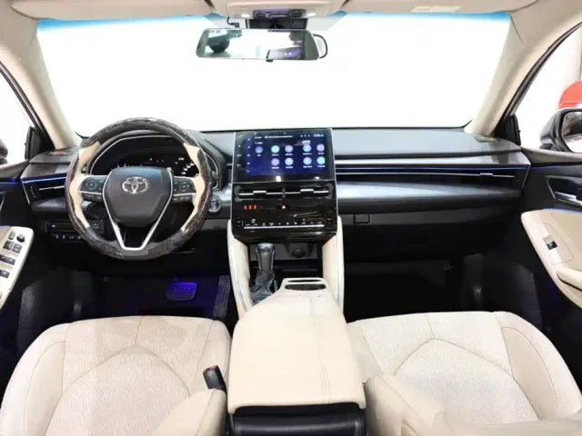 Toyota Avalon — Фото автомобиля 12