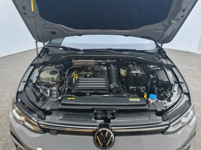 Volkswagen Golf — Фото автомобиля 12