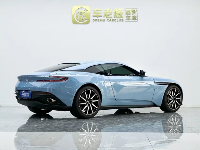 Aston Martin DB11 — Фото автомобиля 4