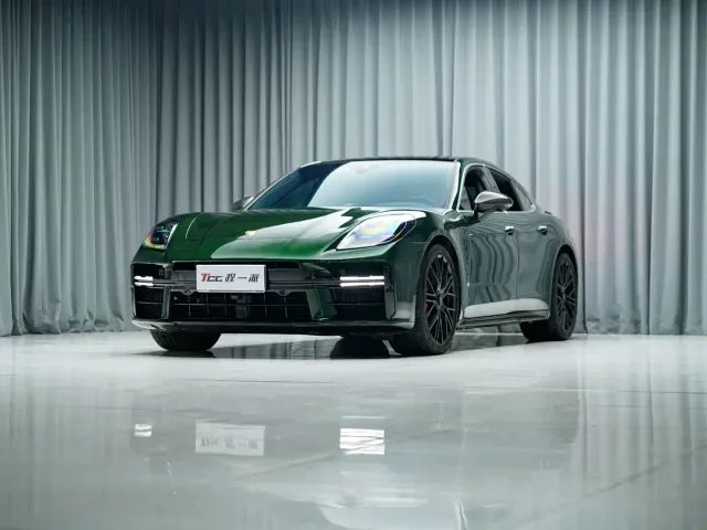 Porsche Panamera — Фото автомобиля 3