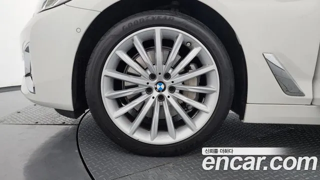 BMW 5 Series G30 — Фото автомобиля 5