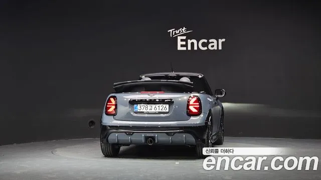 Mini Cooper Convertible — Фото автомобиля 4