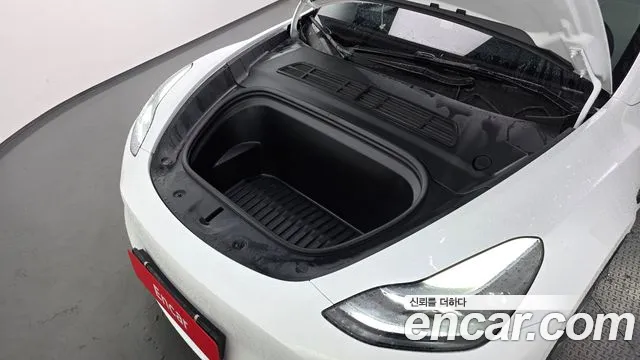 Tesla Model Y — Фото автомобиля 6