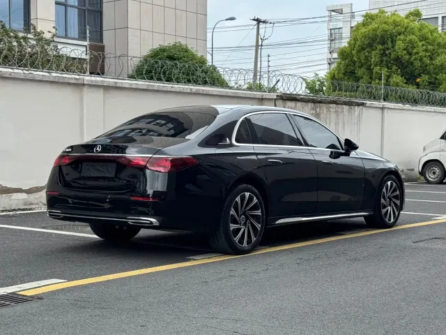Mercedes-Benz E-Class — Фото автомобиля 13
