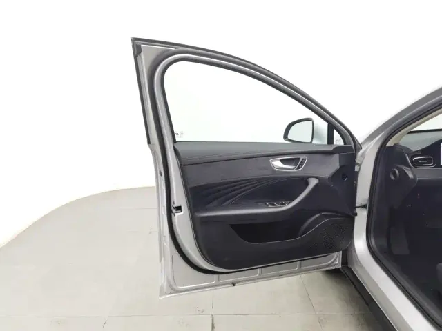 Roewe D7 — Фото автомобиля 8