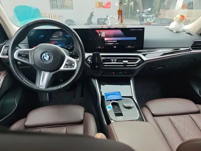 BMW i3 — Фото автомобиля 12