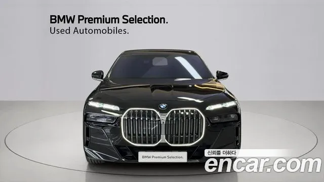 BMW 7-Series 7 серия (G70) 740i xDrive M Sport — Фото автомобиля 3