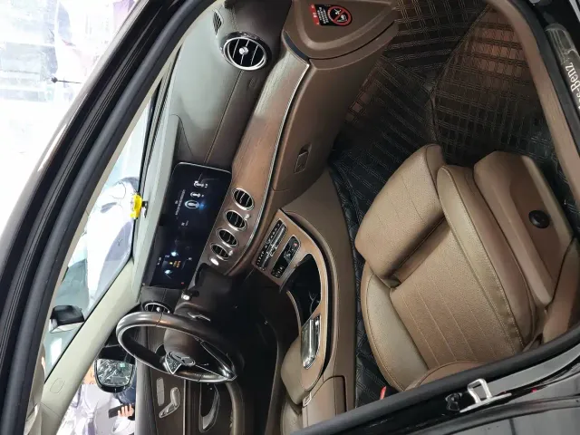 Mercedes-Benz E-Class — Фото автомобиля 7