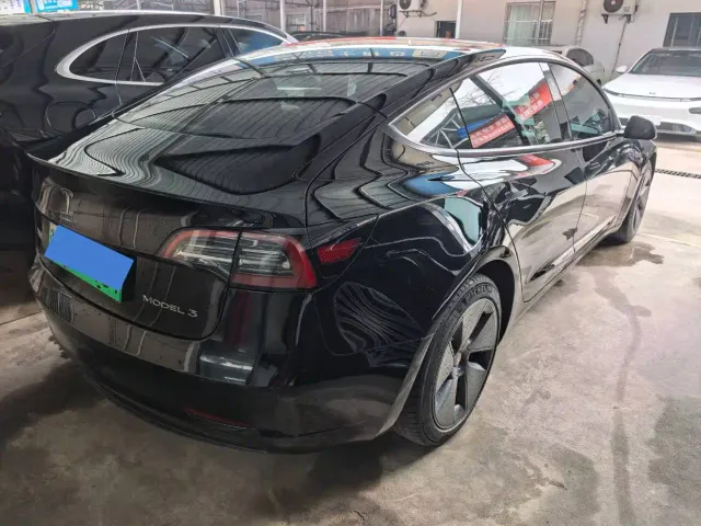 Tesla Model 3 — Фото автомобиля 13