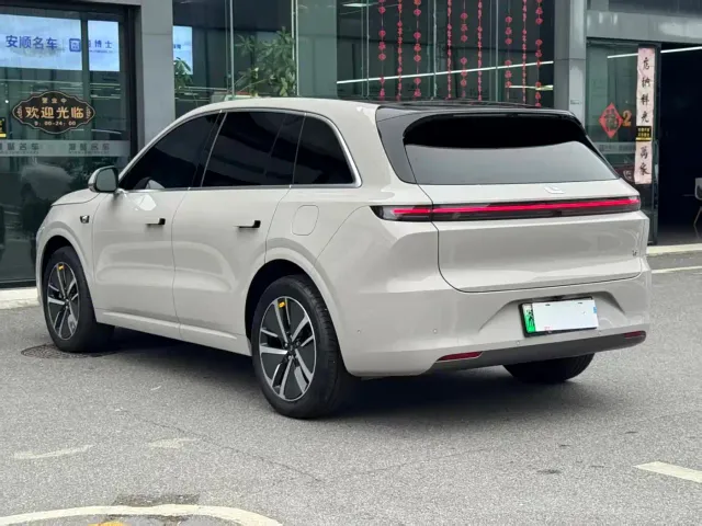 Li Auto L6 — Фото автомобиля 6