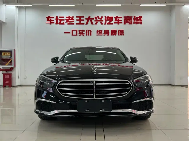 Mercedes-Benz E-Class — Фото автомобиля 2