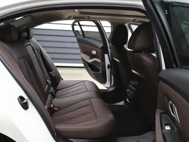BMW 3 Series — Фото автомобиля 23