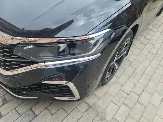 Volkswagen Passat — Фото автомобиля 23