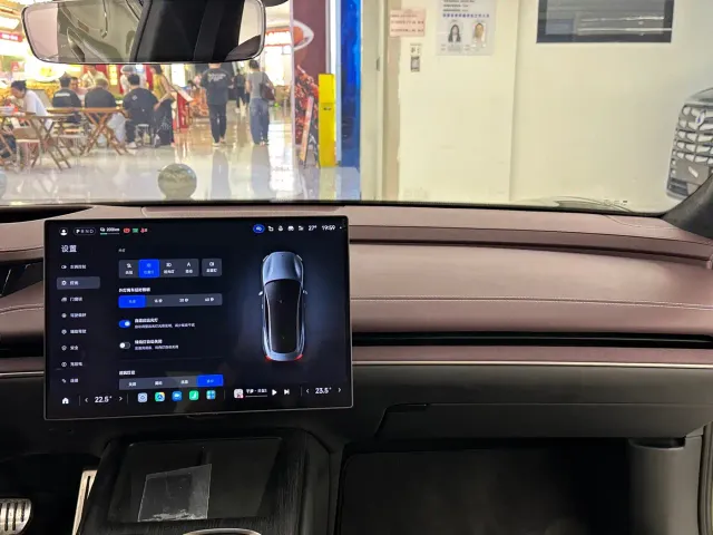 Xiaomi SU7 — Фото автомобиля 17