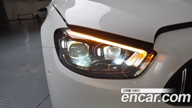 Mercedes-Benz E-Class — Фото автомобиля 20