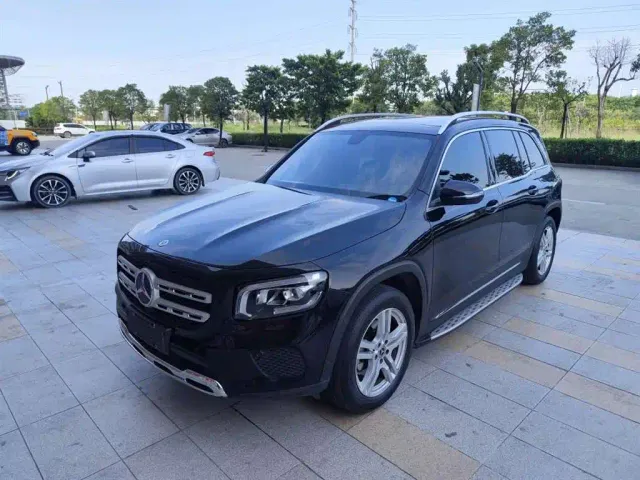 Фотография автомобиля — Mercedes-Benz GLB-Class