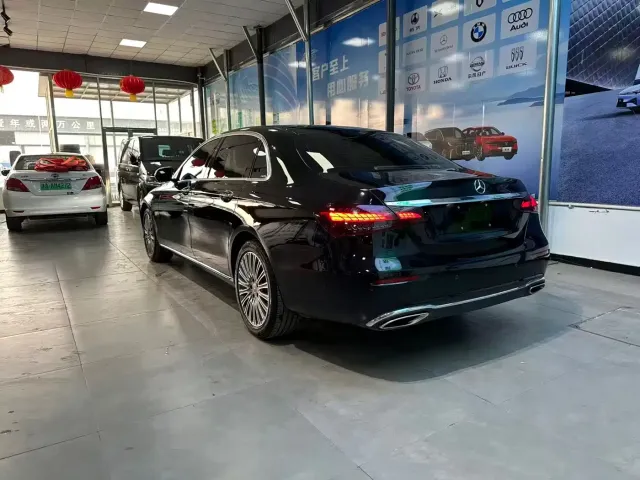 Mercedes-Benz E-Class — Фото автомобиля 7