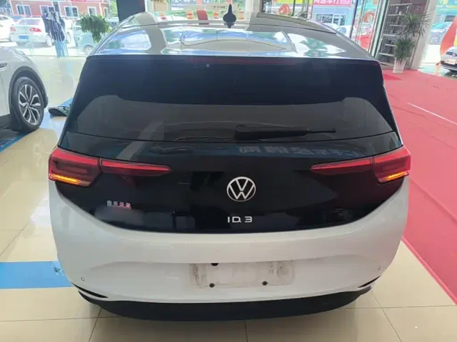 Volkswagen ID.3 — Фото автомобиля 5