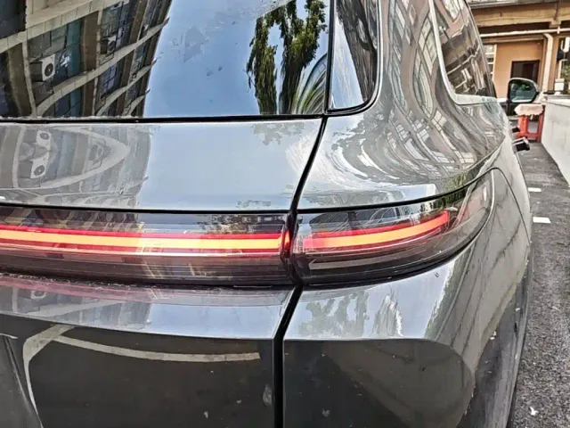 Li Auto L9 — Фото автомобиля 7