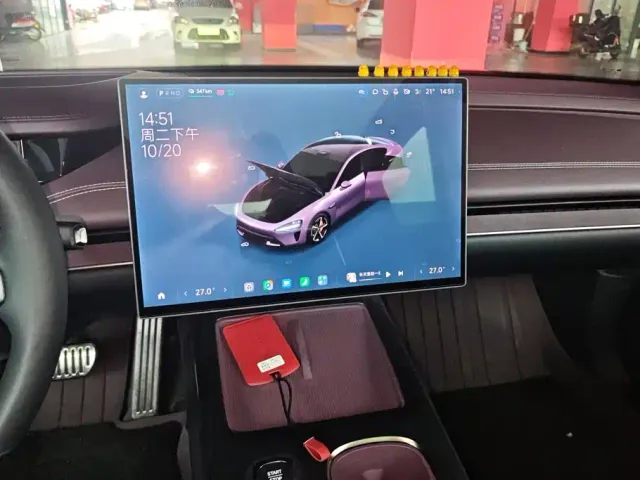 Xiaomi SU7 — Фото автомобиля 13