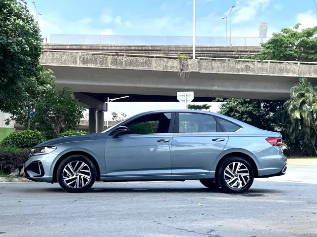 Volkswagen Lavida — Фото автомобиля 3