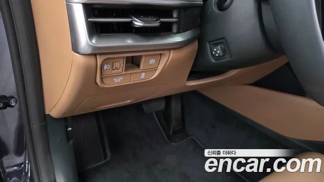 Hyundai Grandeur Grandeur (GN7) 2.5 Бензин 2WD — Фото автомобиля 18