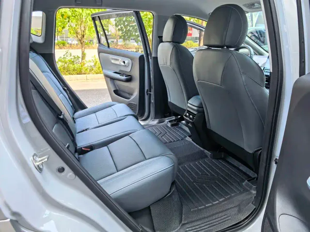 GAC Aion Y — Фото автомобиля 10