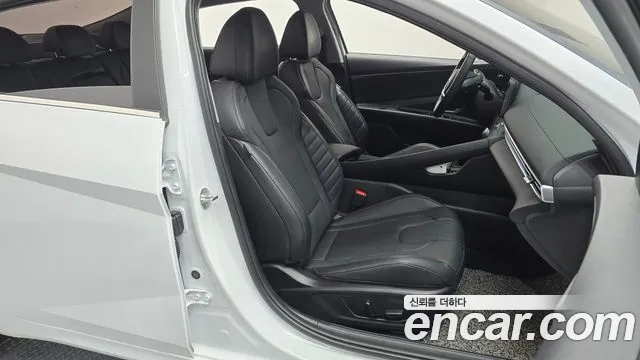 Hyundai Avante CN7 — Фото автомобиля 16