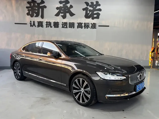 Volvo S90 — Фото автомобиля 3