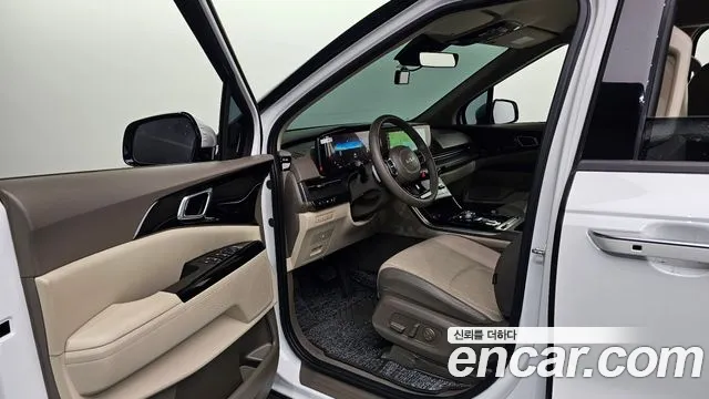 Kia Carnival Generation 4 — Фото автомобиля 10