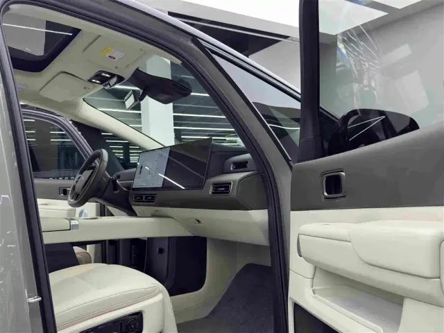 Li Auto MEGA — Фото автомобиля 10