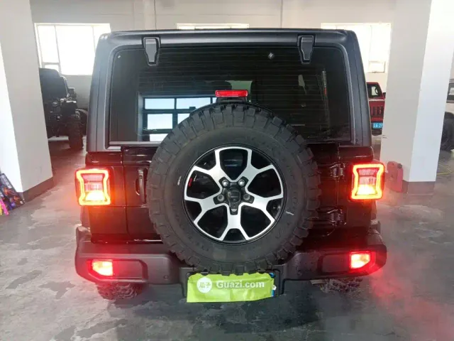 Jeep Wrangler — Фото автомобиля 4