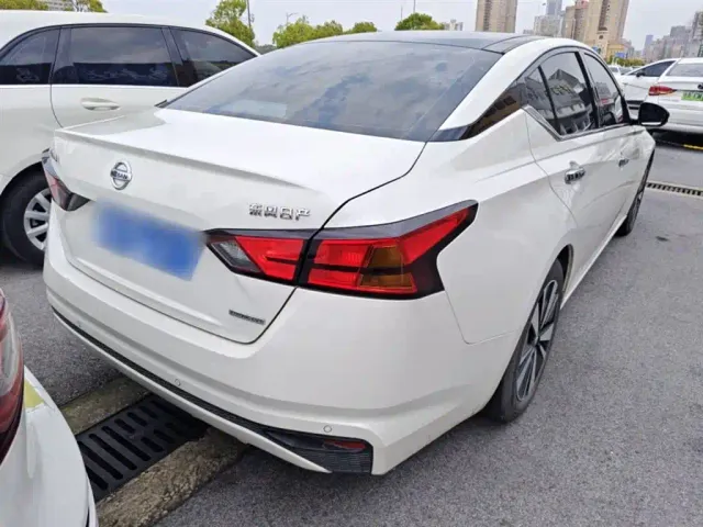 Nissan Teana — Фото автомобиля 6