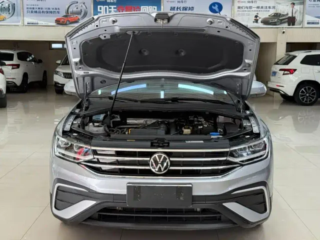 Volkswagen Tiguan L — Фото автомобиля 7