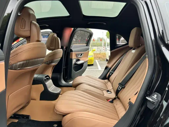 Mercedes-Benz E-Class — Фото автомобиля 14